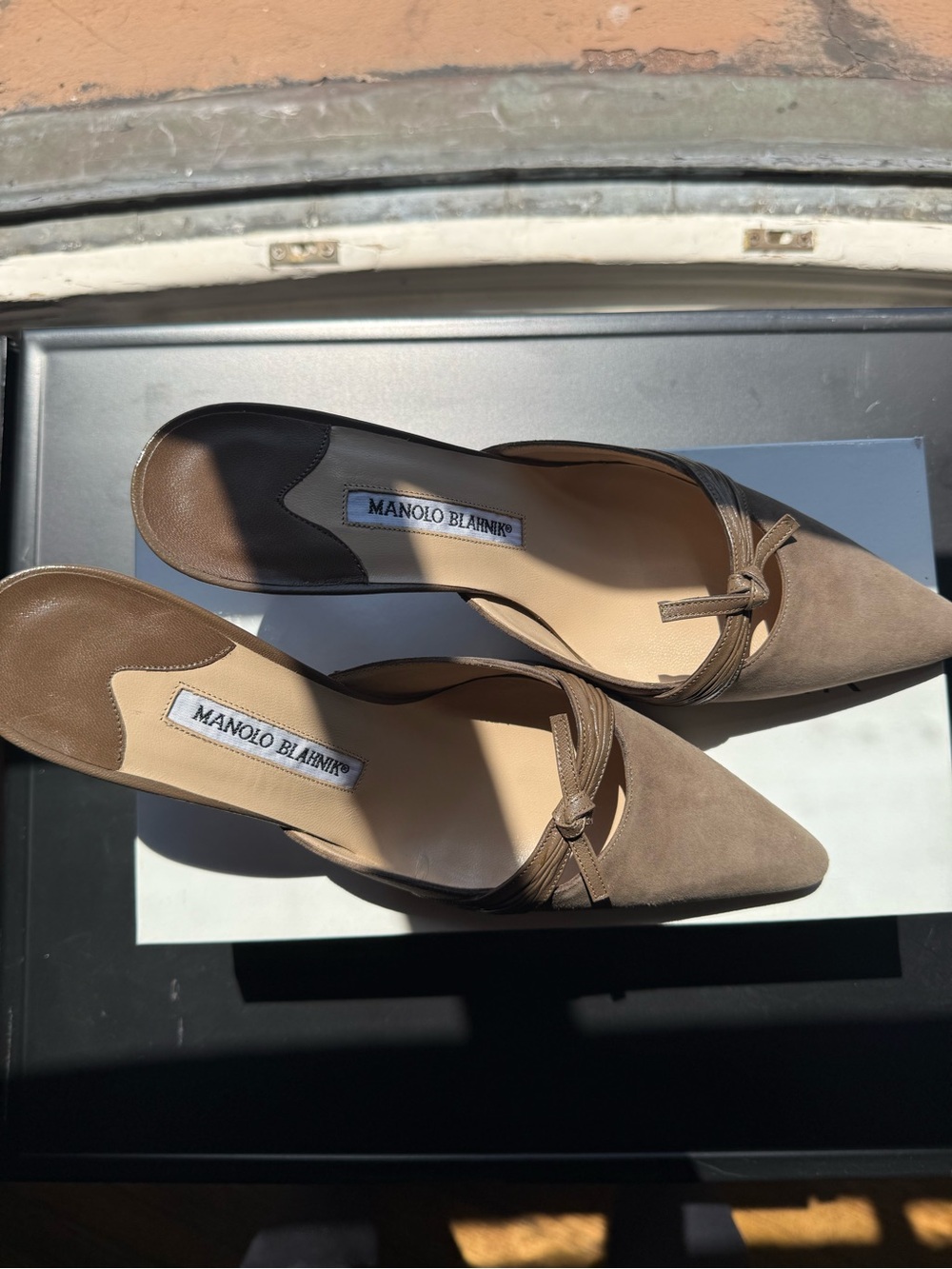 Manolo Blahnik Tan Suede Pointed Toe Knot Mules - Picture 4 of 5